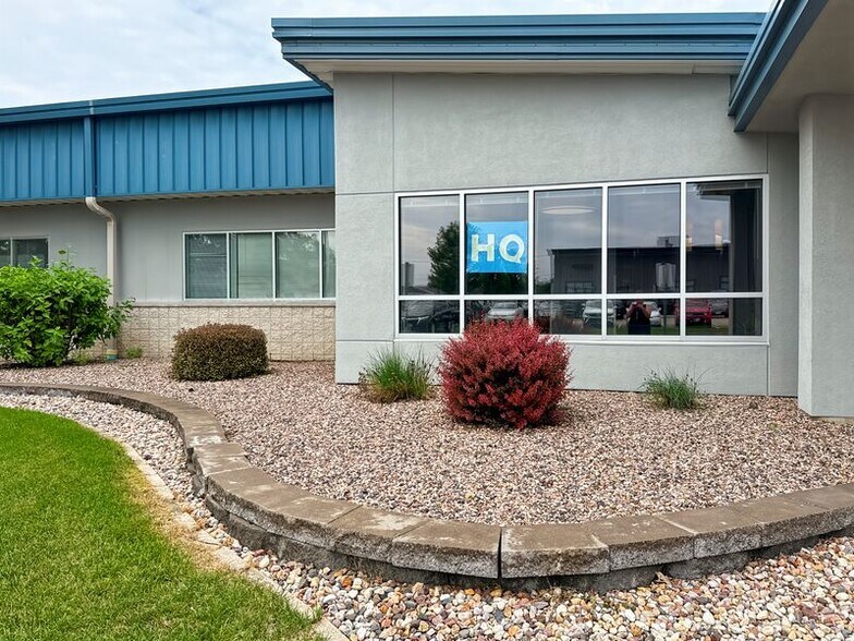 855 Community Dr, Sauk City, WI à louer - Photo du bâtiment - Image 3 de 11
