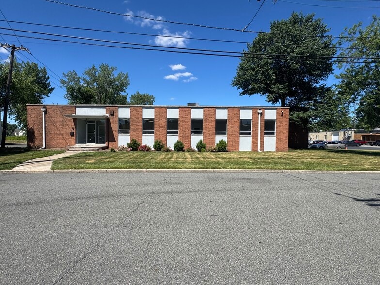 3 Alsan Way, Little Ferry, NJ for lease - Building Photo - Image 3 of 9