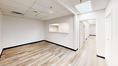 1725 E 12th St, Brooklyn, NY for lease Interior Photo- Image 1 of 6