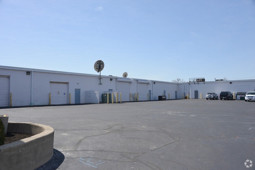 4900 Parkway Dr, Mason, OH for lease - Building Photo - Image 2 of 15