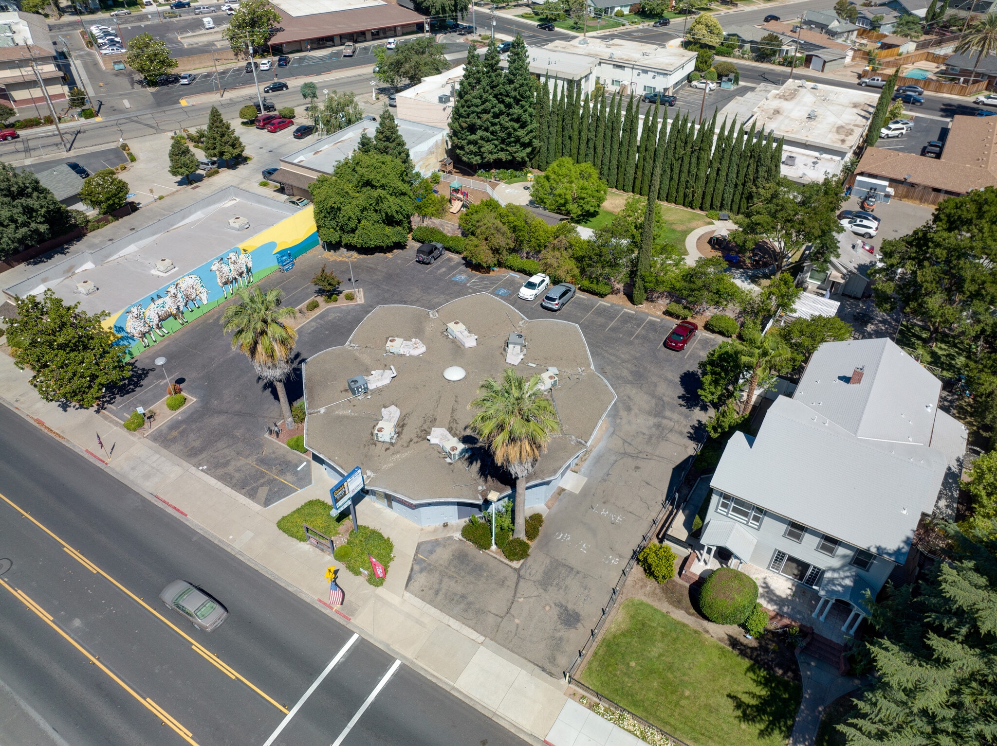 316 W F St, Oakdale, CA for sale Primary Photo- Image 1 of 47