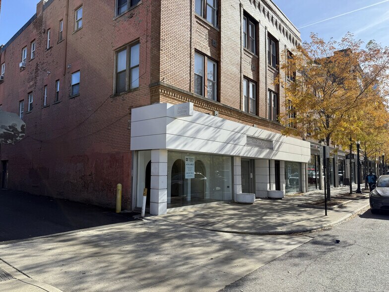 854-858 N High St, Columbus, OH for lease - Primary Photo - Image 1 of 2