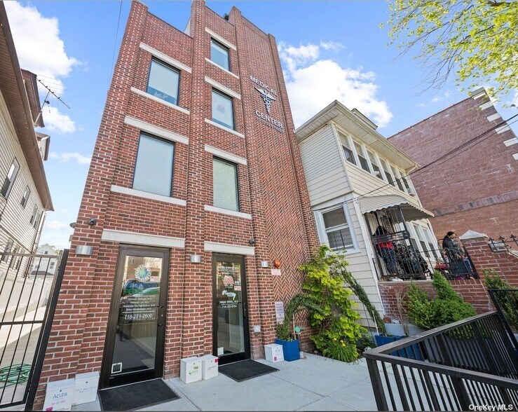 3712 92nd St, Jackson Heights, NY for lease - Building Photo - Image 2 of 6