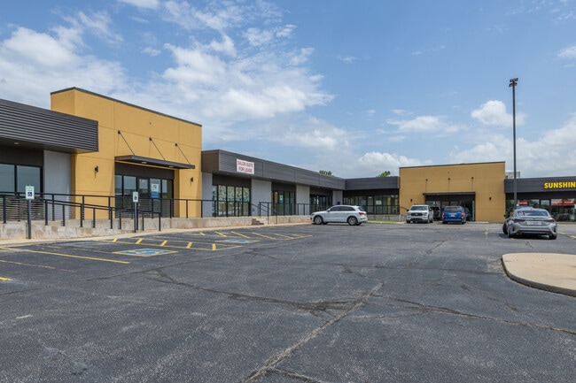 More details for 9120-9146 N Macarthur Blvd, Oklahoma City, OK - Retail for Auction