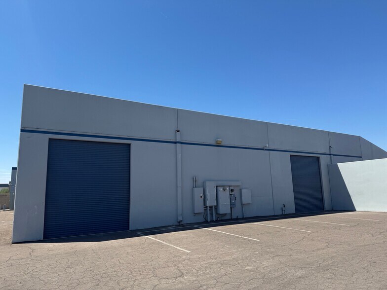 2665 S La Luna, Goodyear, AZ à louer - Photo du bâtiment - Image 2 de 5