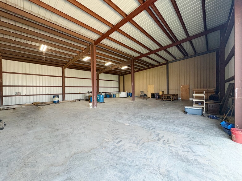 6650 W Bay Rd, Baytown, TX à louer - Photo du bâtiment - Image 3 de 3