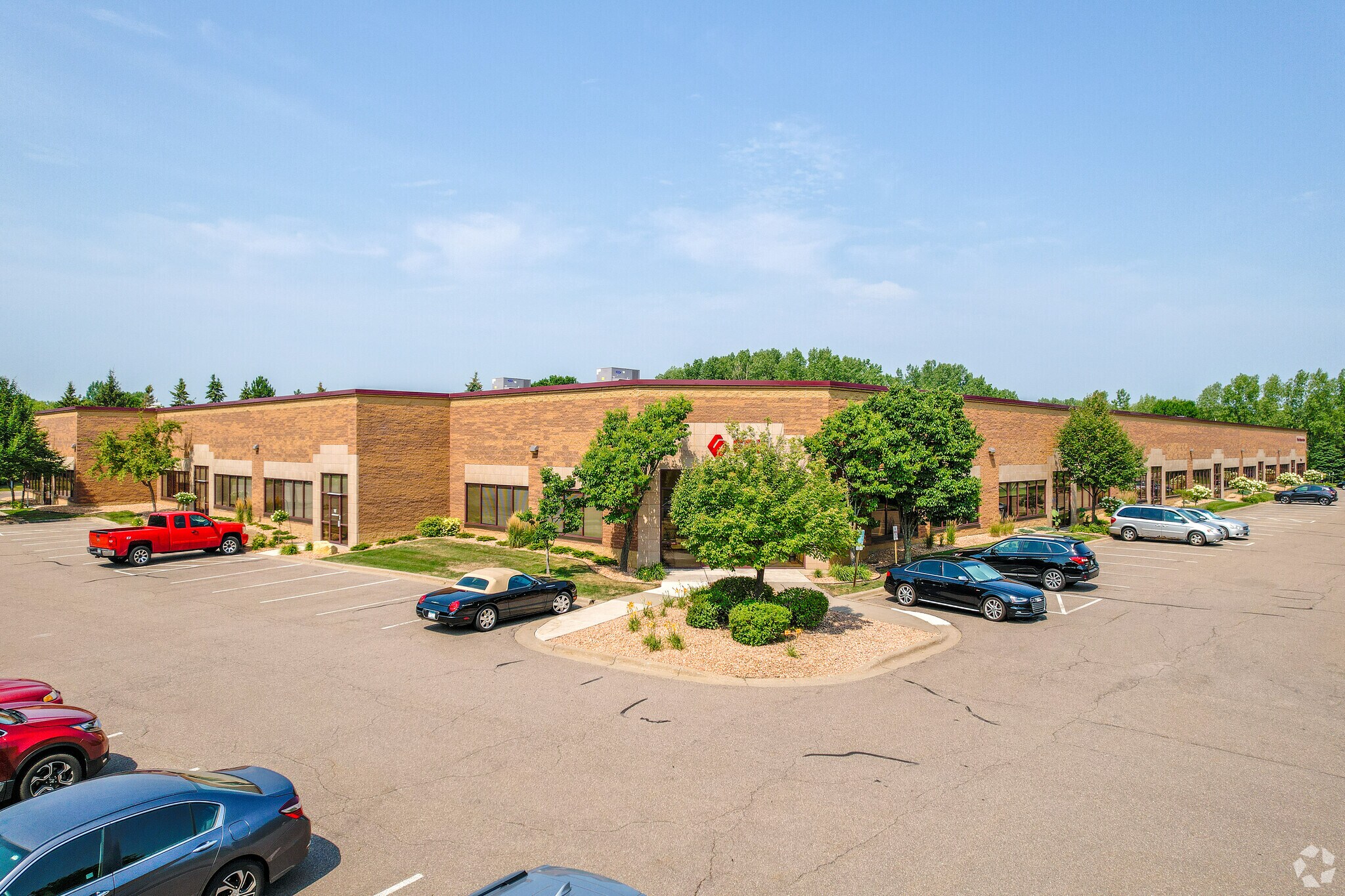 2355 N Polaris Ln, Plymouth, MN for lease Building Photo- Image 1 of 8