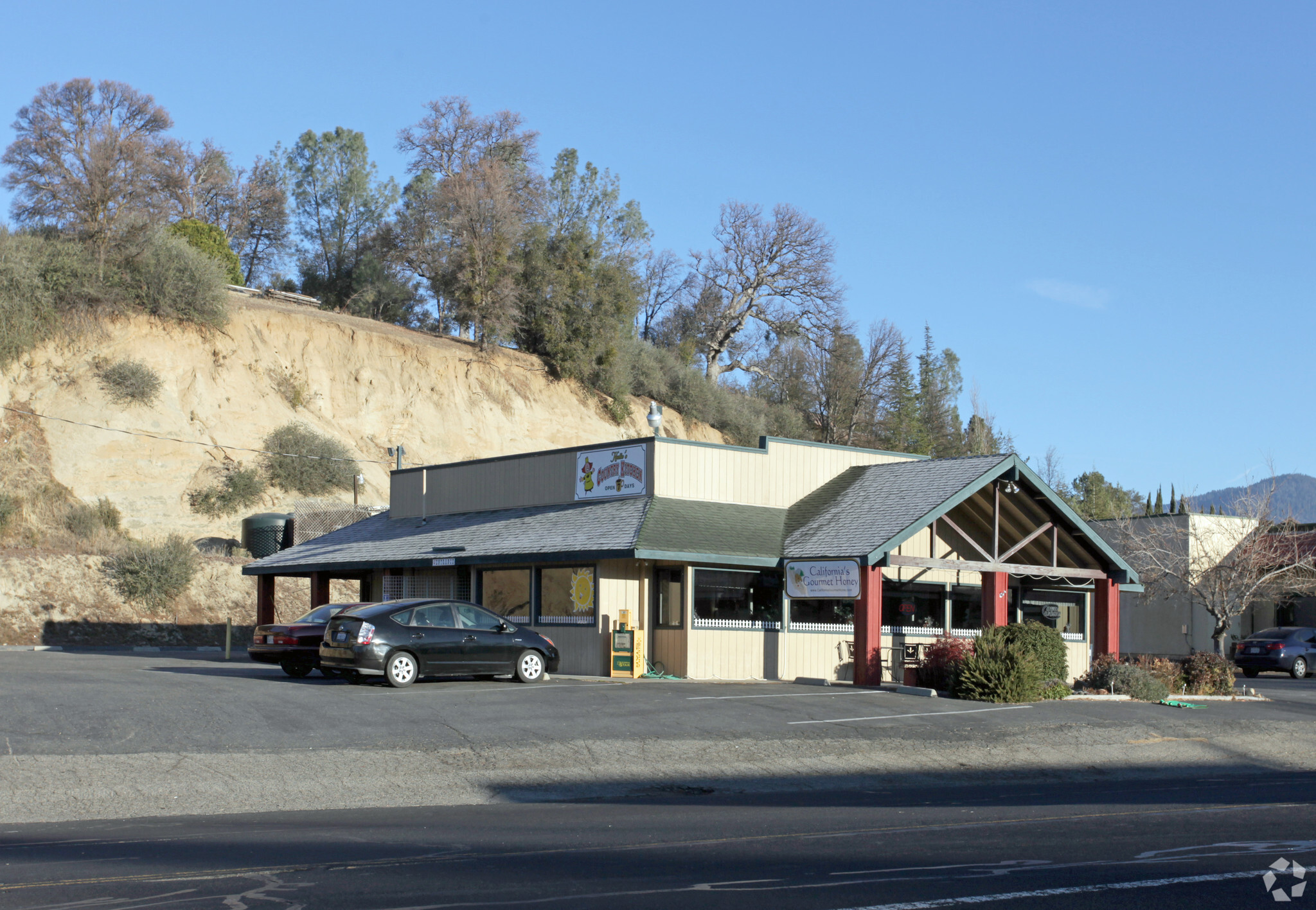 40470 Ca-41 Hwy, Oakhurst, CA for sale Primary Photo- Image 1 of 1