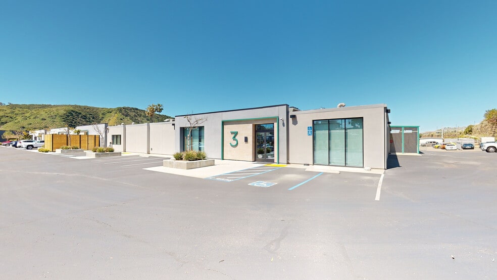 11425 Sorrento Valley Rd, San Diego, CA à louer - Photo du bâtiment - Image 2 de 6