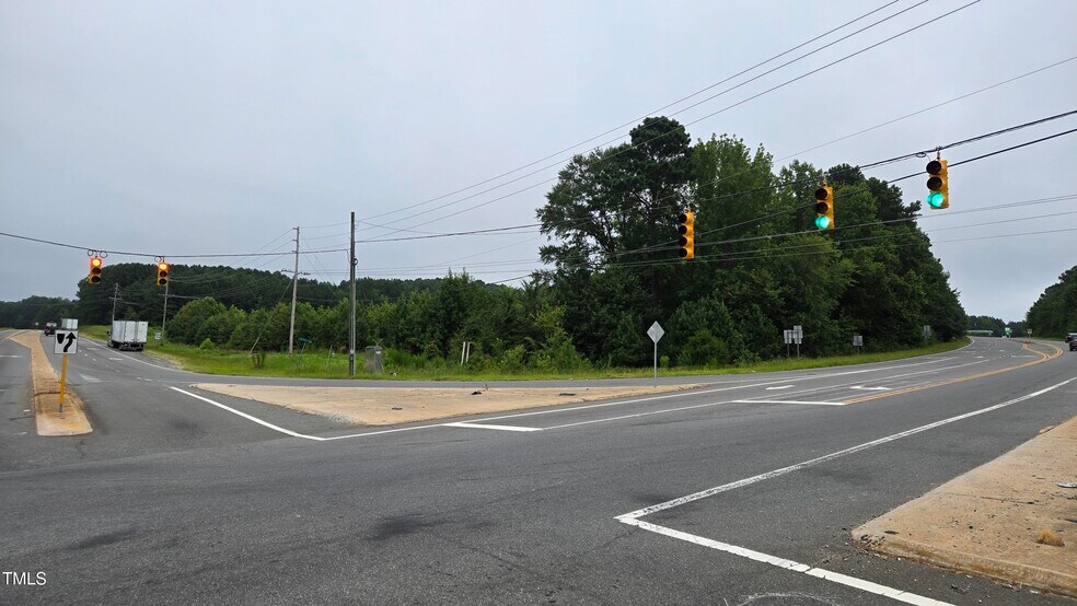 400 Oxford Loop Rd, Oxford, NC à vendre - Photo du bâtiment - Image 2 de 19