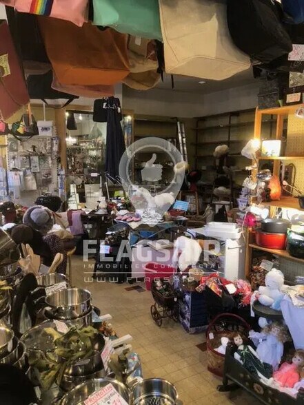 Retail in Saint-Cloud for lease - Interior Photo - Image 3 of 9