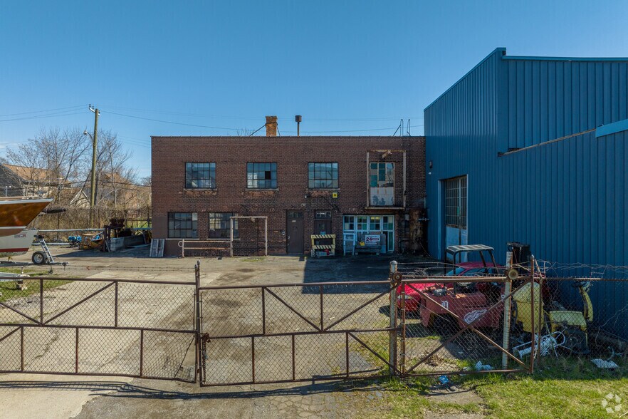834-932 Clairpointe Ave, Detroit, MI à vendre - Photo du bâtiment - Image 3 de 5