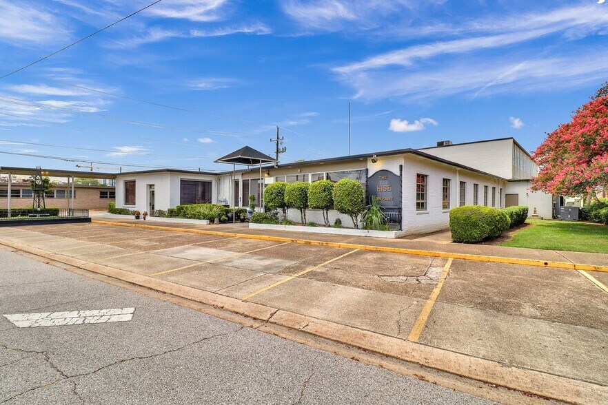 230 Heymann Blvd/200 Travis st, Lafayette, LA à vendre - Photo du bâtiment - Image 3 de 15