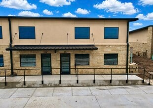 401 S Chitalpa St, Leander, TX for lease Interior Photo- Image 1 of 11