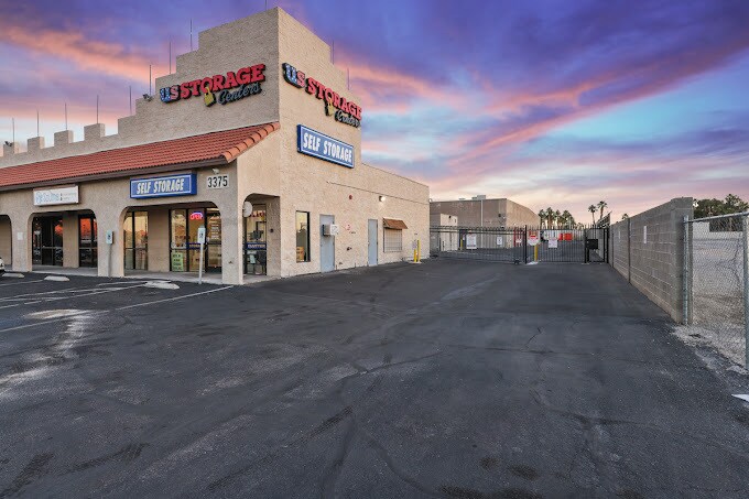 3375 Glen Ave, Las Vegas, NV à louer - Photo du bâtiment - Image 2 de 6