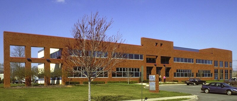 100 Dey Pl, Edison, NJ à louer - Photo du bâtiment - Image 3 de 5