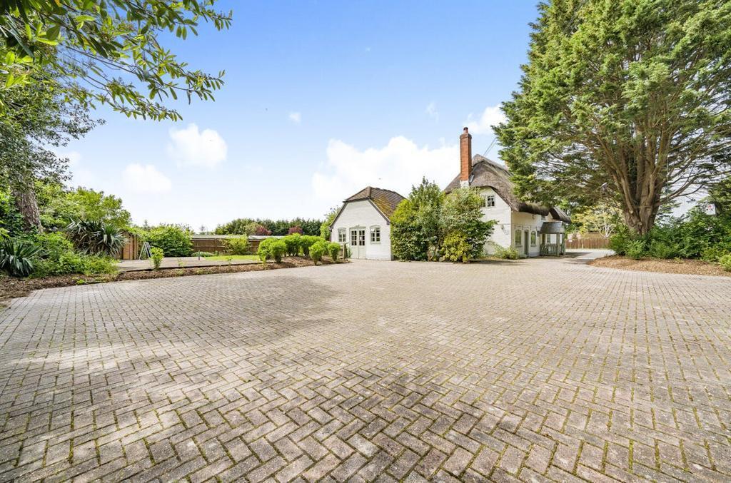 Brimpton Common, Reading for sale Building Photo- Image 1 of 7