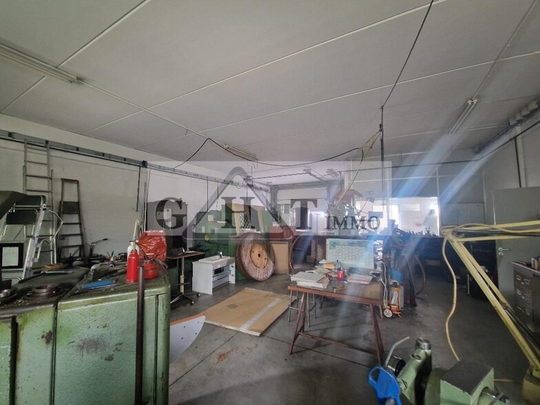 Industrial in Stains for sale - Interior Photo - Image 3 of 5