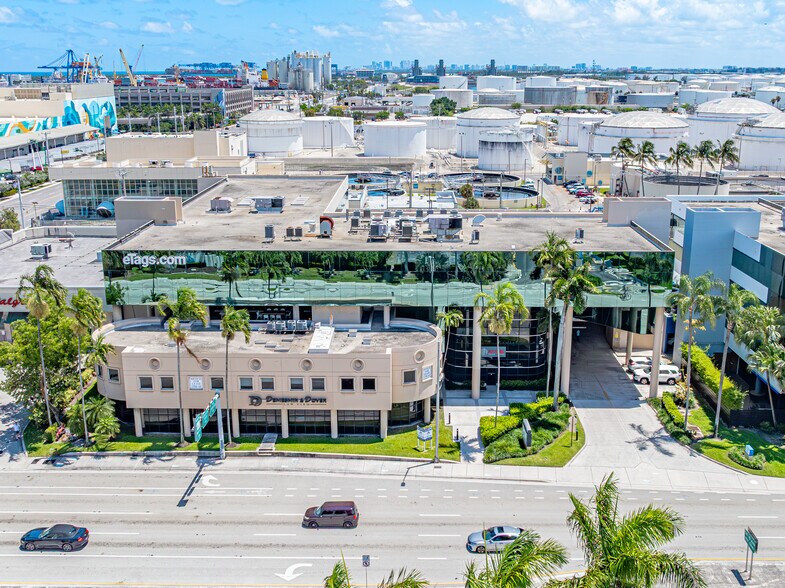 1650 SE 17th St, Fort Lauderdale, FL à vendre - Photo du bâtiment - Image 2 de 13