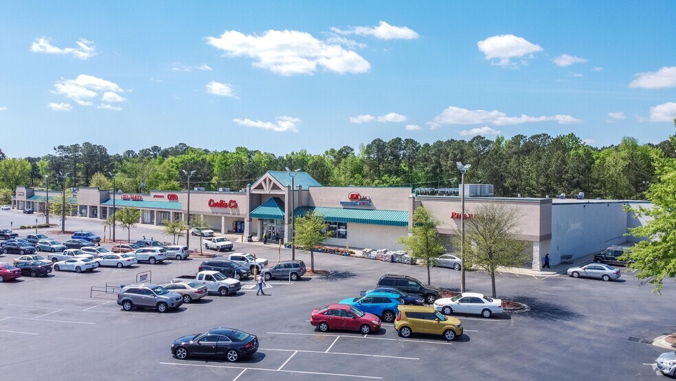 600-620 Cedar Creek Rd, Fayetteville, NC for lease - Building Photo - Image 2 of 3