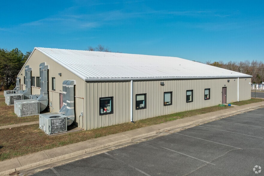9304 Onyx Ct, Fredericksburg, VA for lease - Building Photo - Image 2 of 34