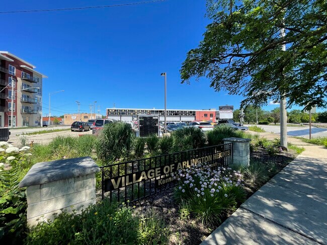 Plus de détails pour 666 E Northwest Hwy, Arlington Heights, IL - Terrain à vendre