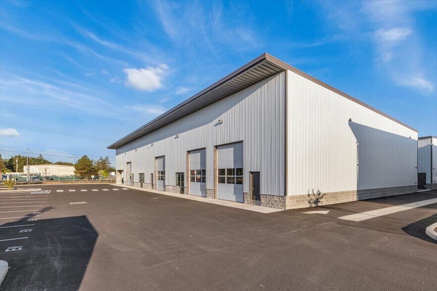 171 Bateman Dr, Medford, OR à louer - Photo du bâtiment - Image 3 de 31