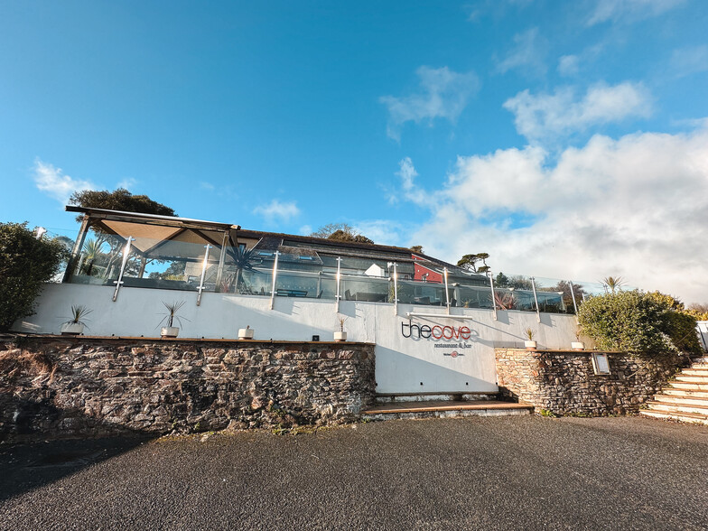 Maenporth Beach, Falmouth for sale - Primary Photo - Image 1 of 3