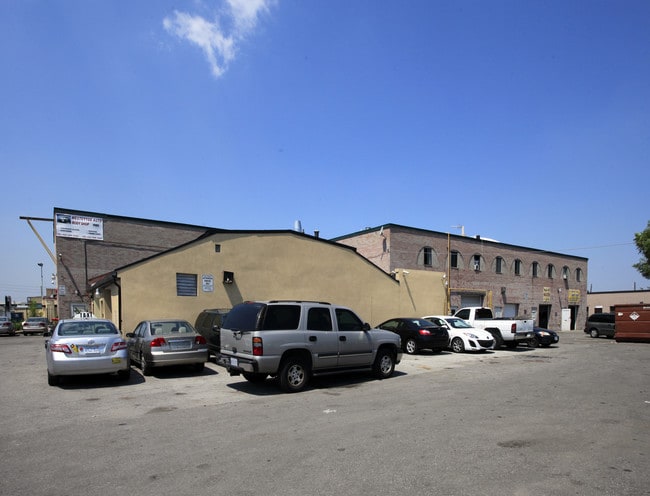 More details for 124 Manville Rd, Toronto, ON - Industrial for Sale