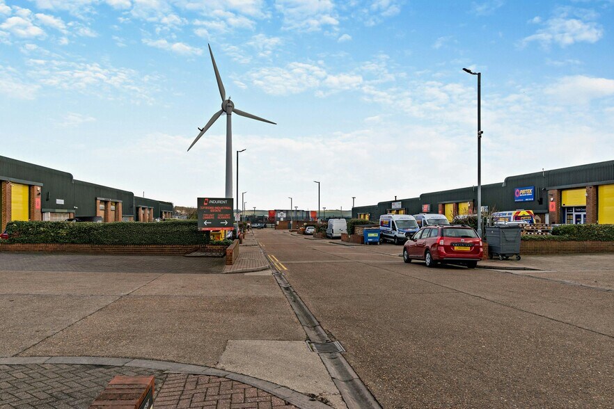1 Manor Rd, Erith à louer - Photo du bâtiment - Image 3 de 7