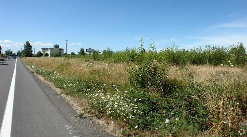 Fisher Rd Lots portefeuille de 3 propriétés à vendre sur LoopNet.ca - Photo principale - Image 1 de 3