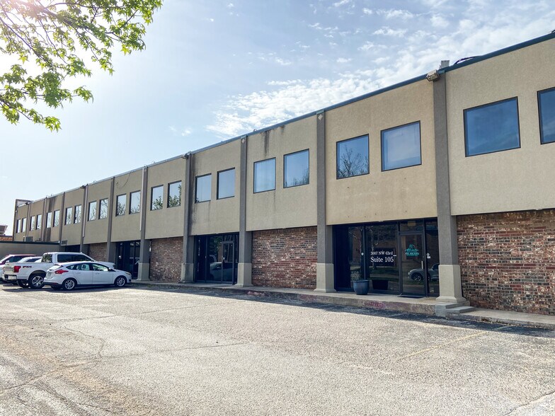 3007 NW 63rd St, Oklahoma City, OK à louer - Photo du bâtiment - Image 2 de 10