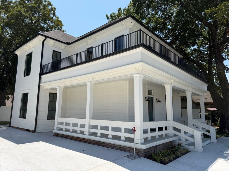1016 E California St, Gainesville, TX for lease - Building Photo - Image 3 of 62