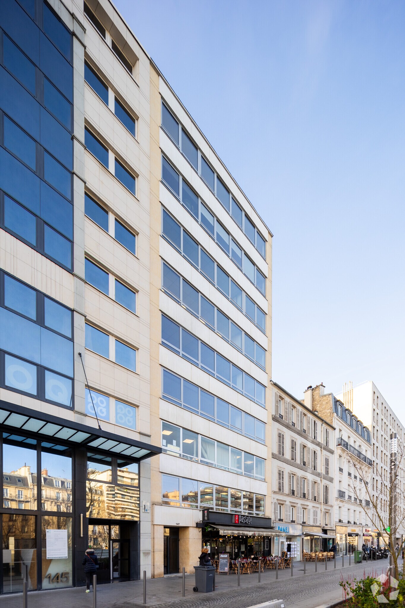 147 Avenue Charles De Gaulle, Neuilly-sur-Seine for lease Primary Photo- Image 1 of 2