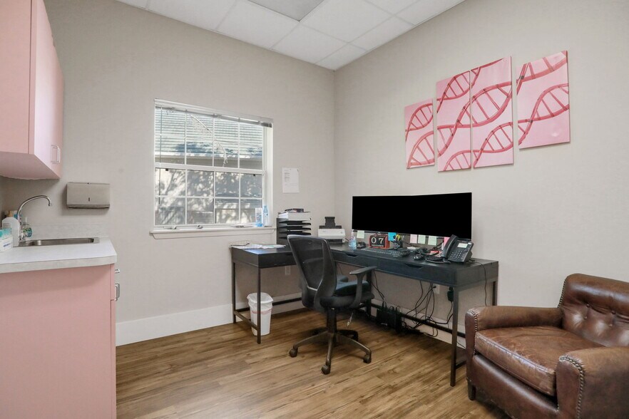 1540 Business Center Dr, Orange Park, FL à louer - Photo du bâtiment - Image 3 de 43