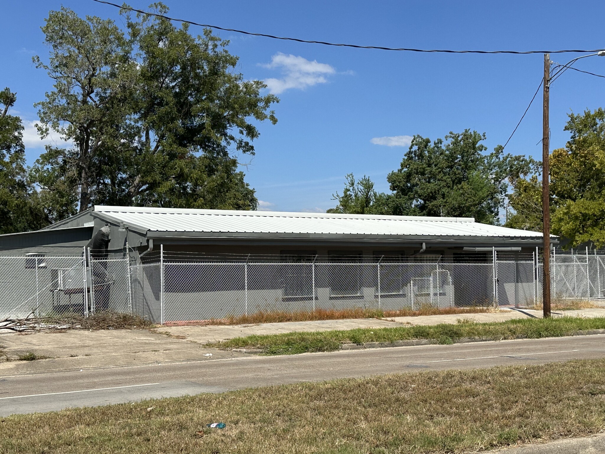 7001 Weaver Rd, Houston, TX for sale Building Photo- Image 1 of 21