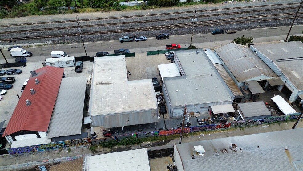 1276 W 1st St, Pomona, CA à vendre - Photo du bâtiment - Image 2 de 10