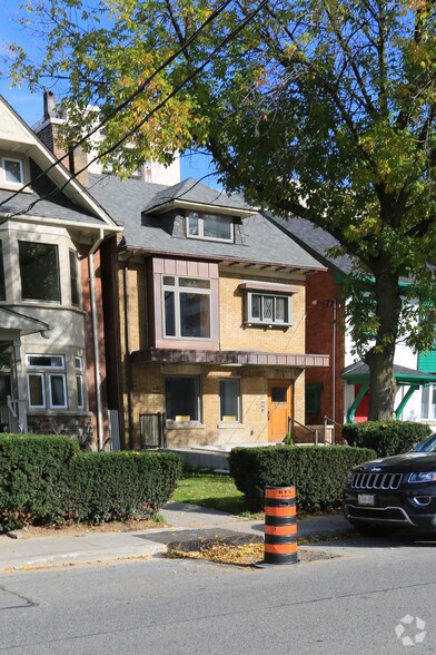 27 Alvin Ave, Toronto, ON for sale - Primary Photo - Image 1 of 1