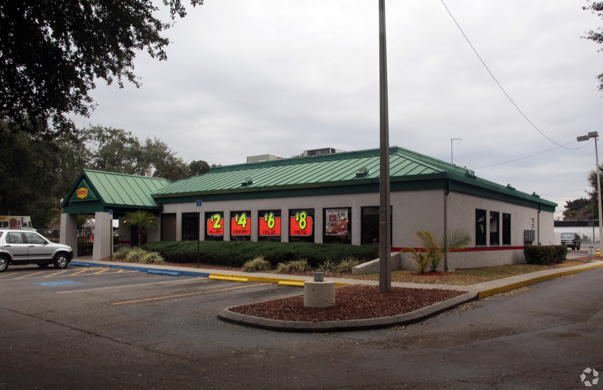 1301 W Brandon Blvd, Brandon, FL for lease Primary Photo- Image 1 of 3