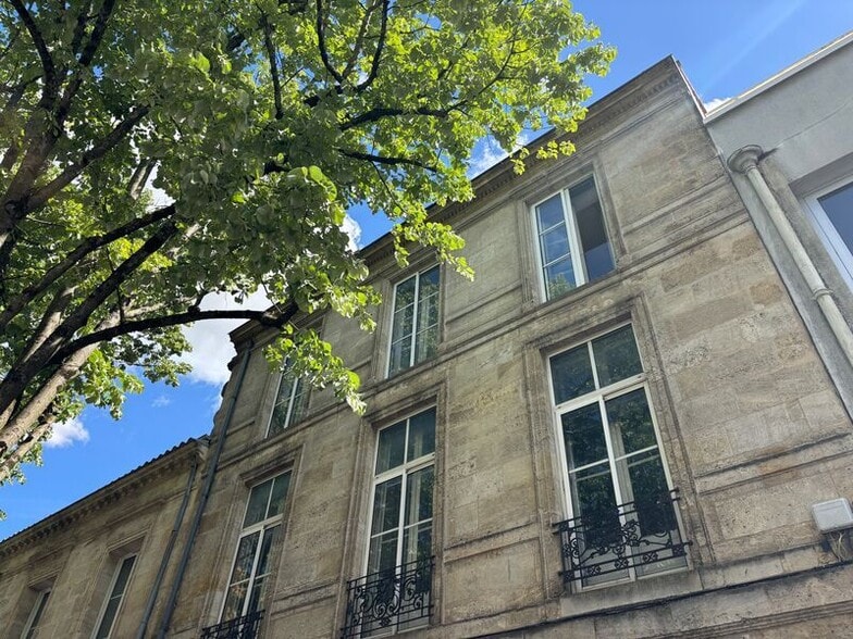 Office in Bordeaux for lease - Building Photo - Image 1 of 6