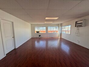 14525-14529 Vanowen St, Van Nuys, CA for lease Building Photo- Image 2 of 3