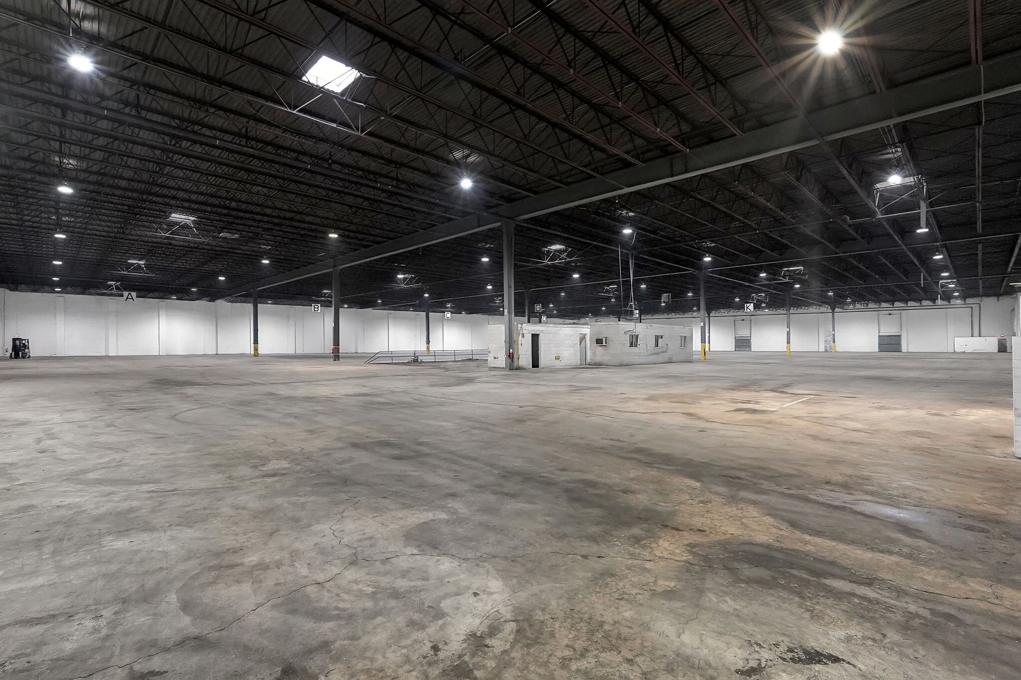 1450 E Walnut St, Lancaster, OH for sale Interior Photo- Image 1 of 3