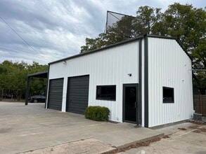 424 W Henderson St, Cleburne, TX for lease Interior Photo- Image 2 of 11