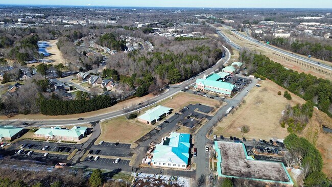 Plus de détails pour 15805 Brookway Dr, Huntersville, NC - Bureau à louer