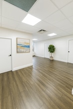 25 Charlton Ave E, Hamilton, ON for lease Interior Photo- Image 1 of 5