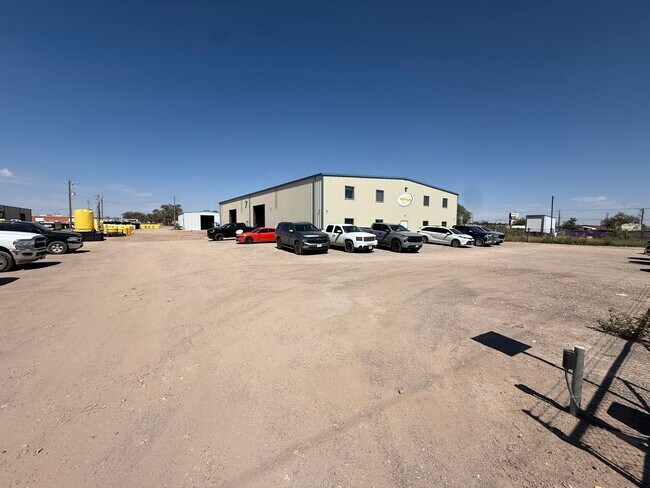 More details for 1006 W County Road 114, Midland, TX - Industrial for Lease