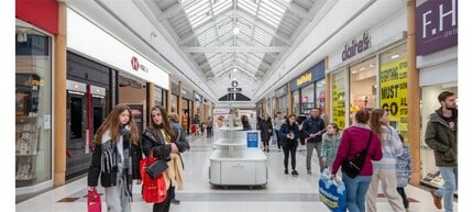 Kingsgate Shopping Centre, Huddersfield for lease Interior Photo- Image 1 of 2