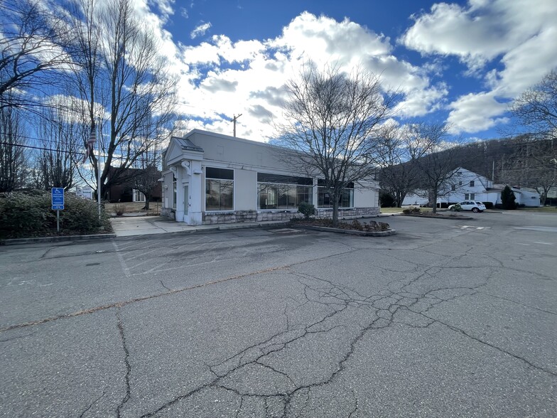 176 Amity Rd, Woodbridge, CT for lease - Building Photo - Image 3 of 8