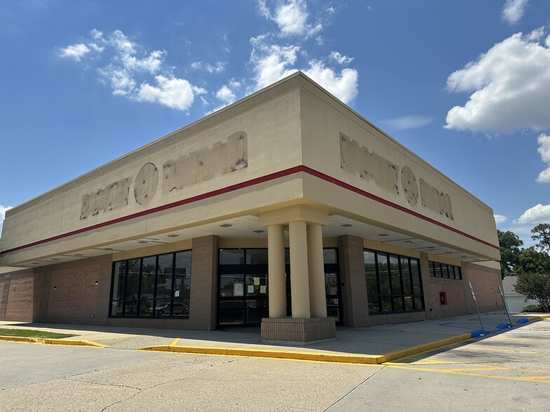 2 Pass Rd, Gulfport, MS for lease - Building Photo - Image 1 of 15