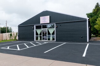 Plus de détails pour 23 W St. Patrick St, Rice Lake, WI - Commerce de détail à vendre